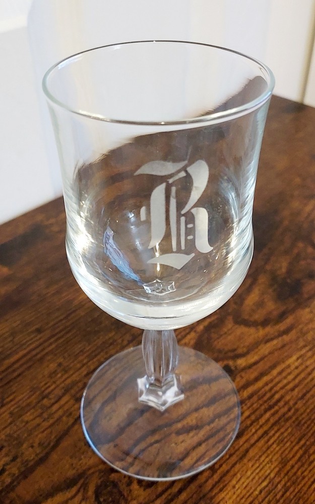 VINTAGE «R» MONOGRAMMED 5oz STEMMED-CRYSTAL REPLACEMENT GLASS 6″H X 2.5″W/1 ct.