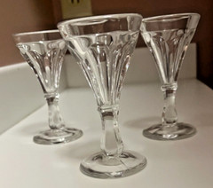 Atq Cordial Glasses 3 Flint Deceptive Clear Pressed Georgian Style UV Glow
