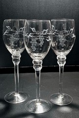 3 Vintage Etched Grapevine Wine Glasses Long Stem Crystal Goblets decorative 8″