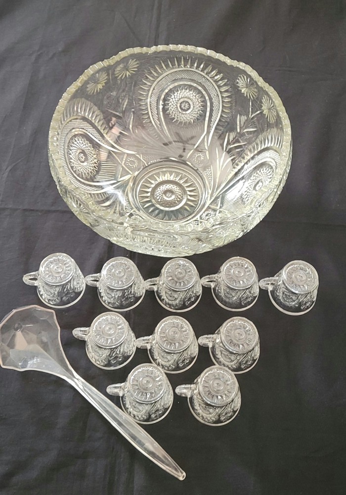 LE Smith 14.5″X8″ Punch Bowl ,10 Cups Pinwheel & Stars Etched & Plastic Ladle