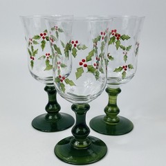 Set Of 3 Holly Berry Green Stem Studio Nova Wine Goblet Water Glasses 7.5”