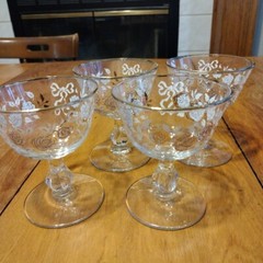 4 Libby Champagne/Sherbet Glasses Gold Roses White Ribbon 4.25″ tall gold Rim