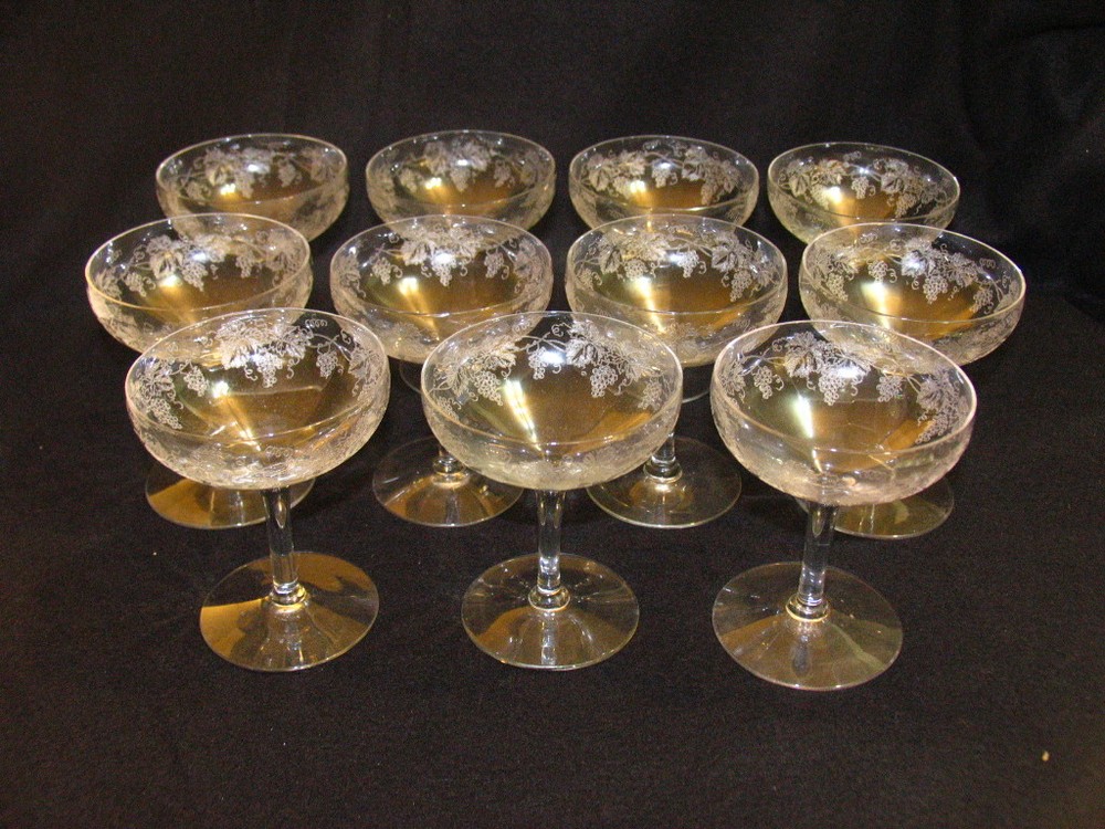 Central Glass Works «Etch 6» Optic Smooth Stem 11 Low Sherbet Glasses Grapes