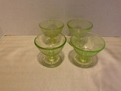 Vintage 4 Yellow Uranium Vaseline Custard Goblets 4 saucer plates crackle glass