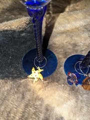 6 Glass Wine/Champagne Glasses with Cobalt Blue Twisted Stem & Sea Pendants