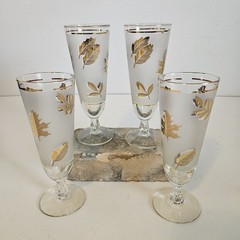 VTG 70s Frosted Gold Leaf Footed Pilsner Glasses Set of 4 Mid Century Barware 8″