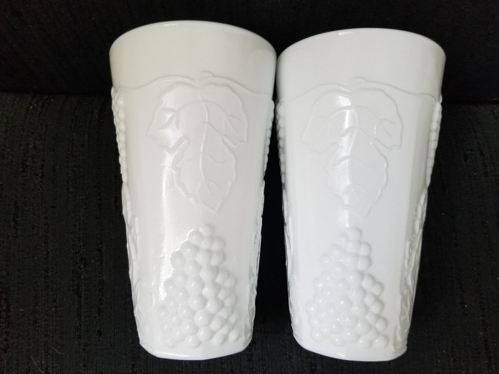 Colony Harvest Milk Glass Tumbler Glasses Grapes & Leaves 6″ Tall 12 Oz Set of 2