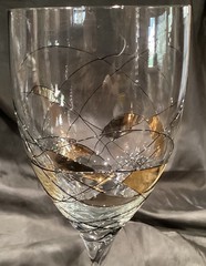 2 ROMANIA STIMAS RIBBON LA FLEUR WINE STEMS STAINED GLASS LOOK 10 1/2”T Unused