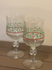 Vintage Holly Berry Christmas Bow Stem Water/Wine Glasses- Set of 2