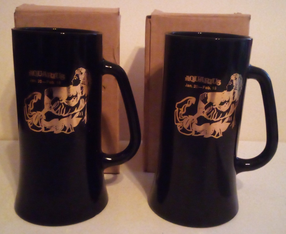 2 VTG TIARA INDIANA GLASS AQUARIUS BEER MUGS STEINS BLACK AMETHYST ZODIAC W