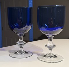 Vtg Cobalt Blue – Set of 6 – 2 WaterWine Glasses, and 4 Cordial w/Clear Stem EUC