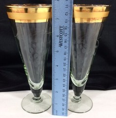 Set 2 Vtg Gold Encrusted Etched Grapes Vine Pilsner Beer Glasses 7 3/4″ 12oz MCM