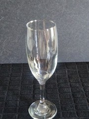 2 Clear Glass Champagne Flutes •Thick Stemmed • 7⅝»