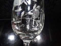 Crystal Clear Industries #2690 Stem Wheel Cut Floral Design 6oz Wine Glass EUC