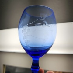 Vintage Etched Grapes Colbalt Blue Wine Glass 5.5″