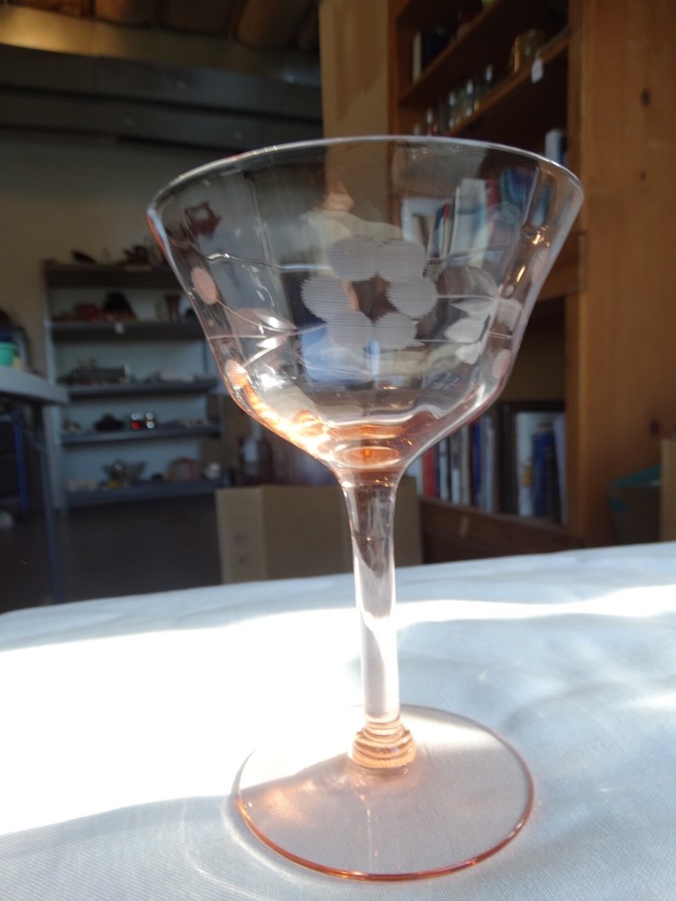 Unknown Maker Pink Glass Panel Optic Gray Cut Flower 5 inch Tall Champagne Stem