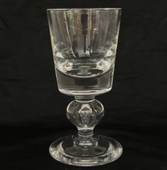 STEUBEN TEARDROP STEM 5.5″ WINE GLASS….SIGNED!