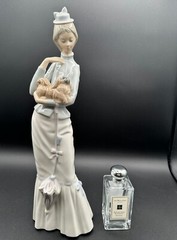 Stunning 15»Tall LLADRÓ «A Walk with the Dog» Woman Figurine #4893 Glazed, MINT