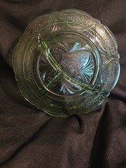 Hazel Atlas Glass Uranium Green Royal Lace Divided Dinner Plate Depression