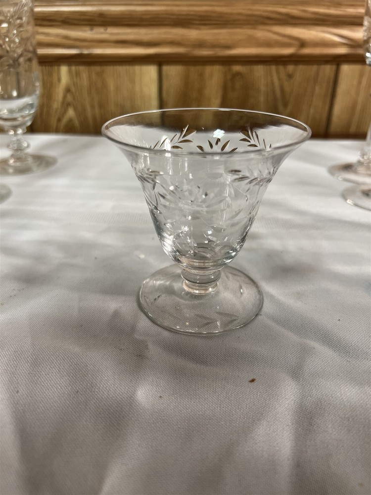 GLASTONBURY – LOTUS Majesty (Stem 77, Cut 24) 3-1/4″ Oyster Fruit Cocktail