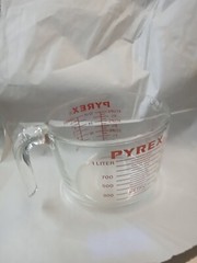 Vtg Pyrex Glass Measuring Cup #532 4 Cups/1 Quart/1 Liter/1000 mL Has Scratches