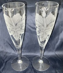 2 Vintage Champagne Flutes, “Hawaiian Flowers” Arts Hawaii Glass 8 1/2” Tall