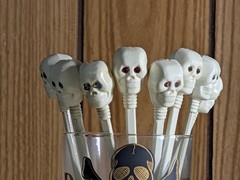 Georges Briard Name Your Poison Skull Highball Glasses Clear Blue Gold Signed