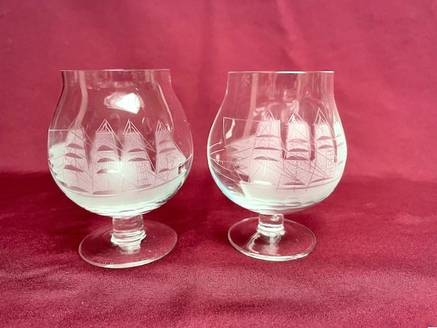 2 Cutty Sark Scotch Whisky Cocktail Brandy Snifter Glass Etched Pair Mint Bar