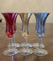 6 Cordial Shot Aperitif Glasses Tulip Shape 3 Color Iridescent 1 oz. Glasses 6″
