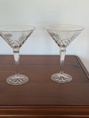 Set 2 VTG Fifth Avenue Crystal Portico Martini Glasses Palm&Leaf Pattern Sticker
