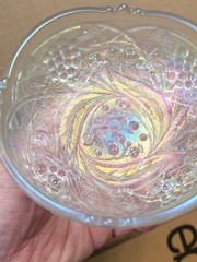 Pretty White US Glass Carnival Glass Palm Beach Berry Bowl Gooseberry Interior