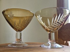 Michael Weems Hand Blown Glass Cocktail Glass Etched Ferns & Flowers Amber 5”x5”