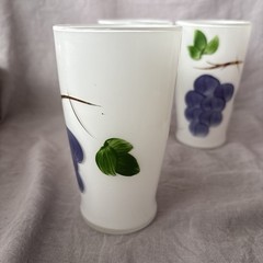 Three Bartlett Collins Gay Fad Grapes 5” White 10 Ounce Drinking Glasses
