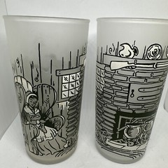Vintage Colonial Homestead 2 Glasses Tumblers Frosted Green Highball