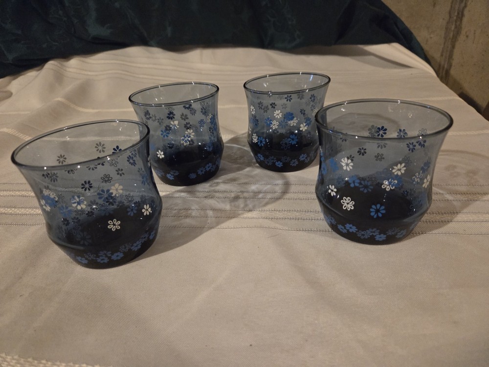 Set Of 4 Libbey 3 1/8″ On the Rocks or Juice Glasses Blue Daisy Spring Blossom