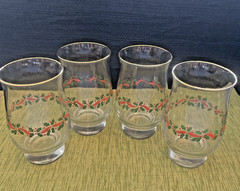 SET OF FOUR LIBBEY HOLLY BERRY 5-1/4″ TALL WATER GLASSES – EXCELLENT CONDITION