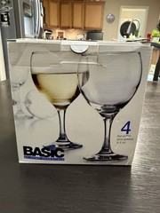 New In Box Open Box NIB Wine Goblets by Home Essentials Clear Set Of 4