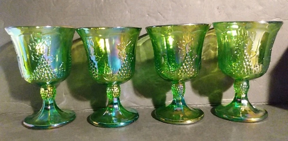 Set Of Four Perfect Indiana Glass Goblet Iridescent Green Carnival Grapes 5.25″