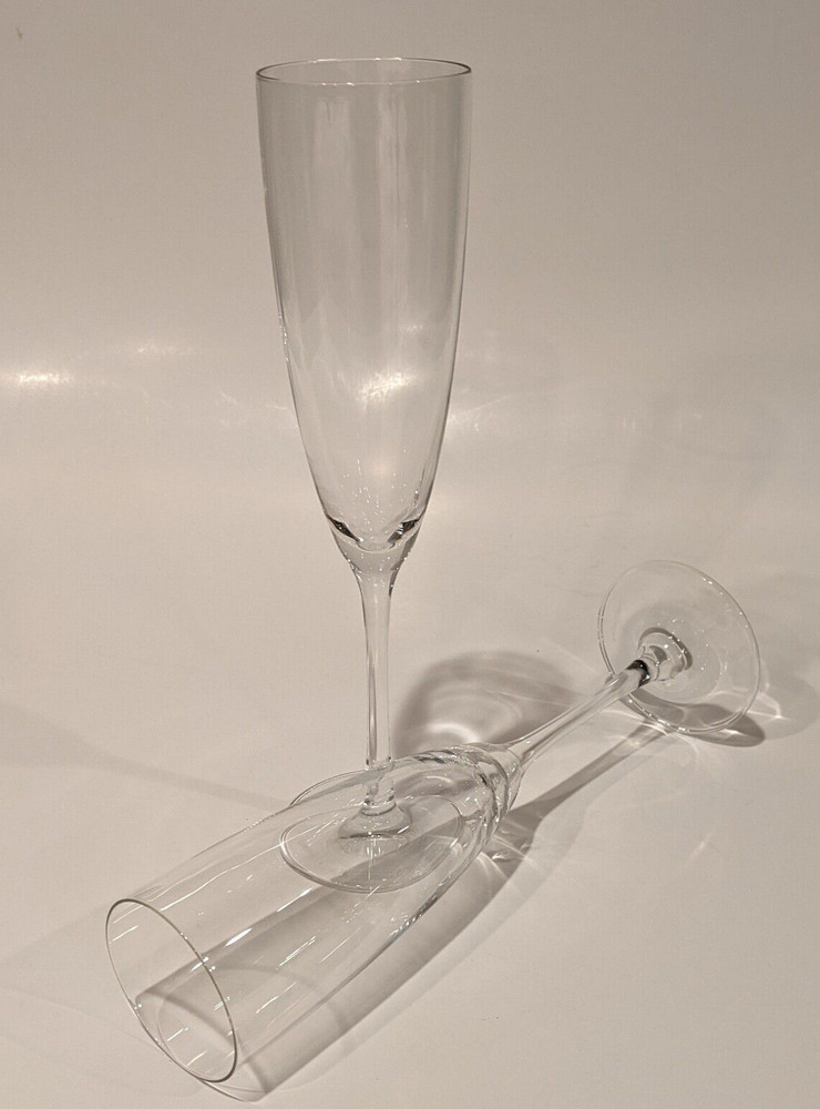 Longaberger Crystal Champagne Flutes, Collectors Club Germany 8 oz 9.5″T (2)