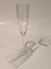 Longaberger Crystal Champagne Flutes, Collectors Club Germany 8 oz 9.5″T (2)