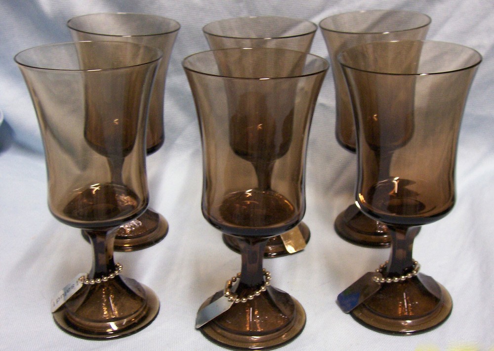 WINE/DRINKING GLASSES Brown 6 Short Stem Wine Goblet Glasses w/Toasts (A2)