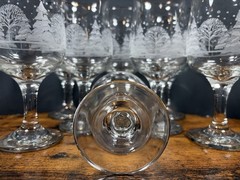8 Lynn’s Christmas Pines Tulip Wine Glasses Gold Trim 7″ Snowy Trees 2 3/4″ Rim