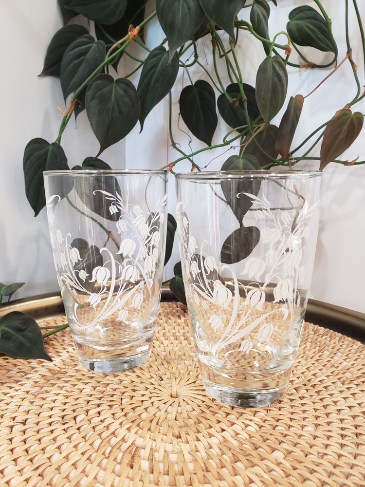 2 Vintage Libbey Tumbler Glasses 5.25” Embossed Lily of the Valley White Sparkle
