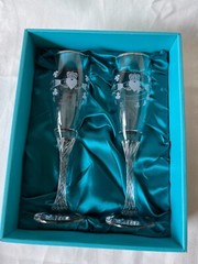 EAMON ~ CLADDAGH ~ HAND ENGRAVED SHAMROCK FLUTE PAIR(2) ~ CLOTH LINED BOX~8.25″
