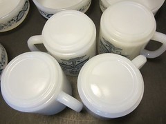 Vintage 8 GlasBake White & Blue Onion Milk Glass Mugs bowls Old Town Opaque 1950