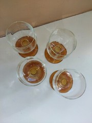 4 VINTAGE AMBER LIQUOR GLASSES, 2 W/WHITE ETCHING, 2 PLAIN, AMBER BEE HIVE STEMS