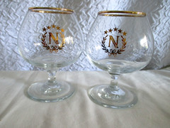 Set of 2 Vtg 4½» Napoleon Cognac Brandy Snifter Cordial Glasses With Gold Rims