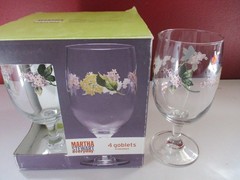 New Box Martha Stewart MSE Hydrangea Glass footed Goblets Set of 4 16oz Floral