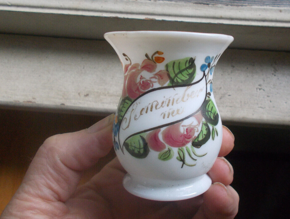 1840s FREE BLOWN GLASS CHILD’S MUG APPLIED HANDLE HAND PAINTED «REMEMBER ME»