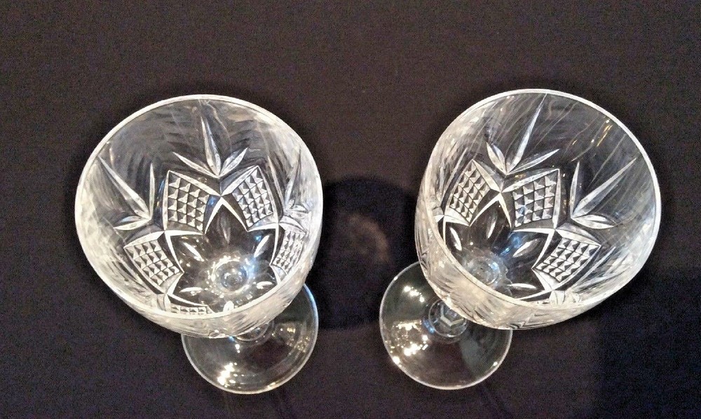 Vintage Wine Glasses (2) Traditional CLASSIC DIAMOND CUT 7-3/4″ Medium Weight EU